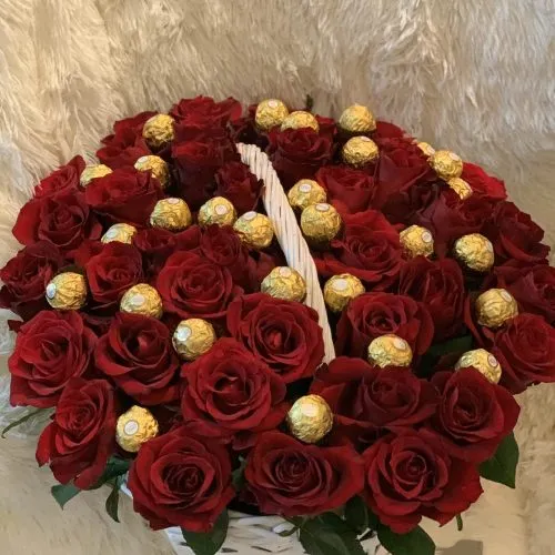 Корзина с Красными Розами