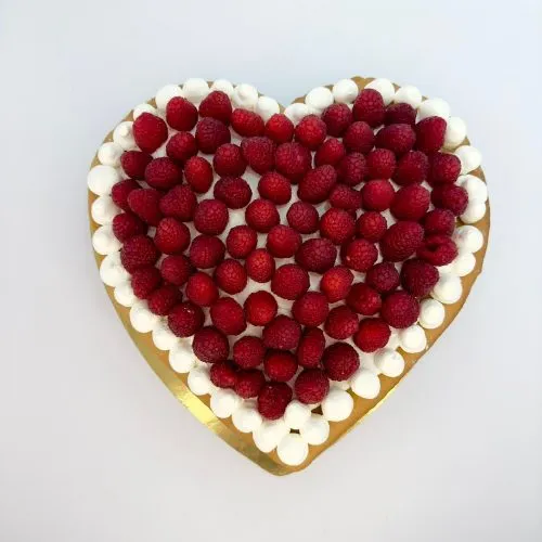 Large cake 2k