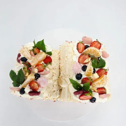 Rolled meringue vs red velvet